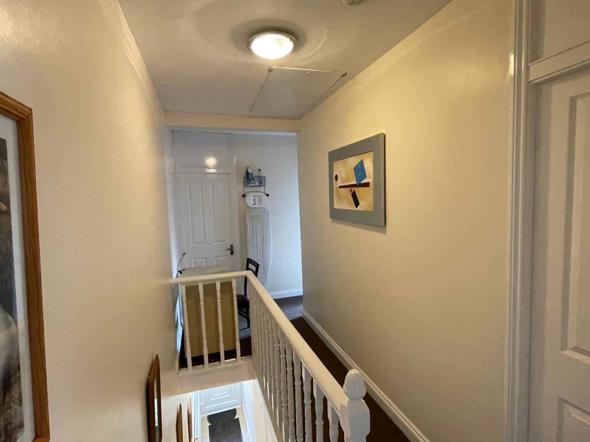 Апартаменты Beanies Lornestreet Four Bed House Суиндон Экстерьер фото